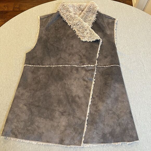 DYLAN Grey Size Large Faux Shearling Suede/Fur Very Soft Vest Womens - Picture 6 of 13